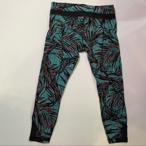 Lululemon Inspire Tight II
Palm Lace Tofino Teal Multi Size 10 - Picture 7 of 14
